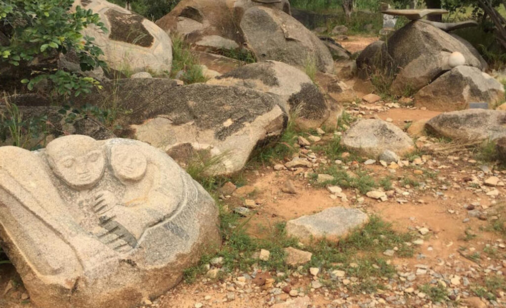 Site des sculptures sur granite de Laongo 