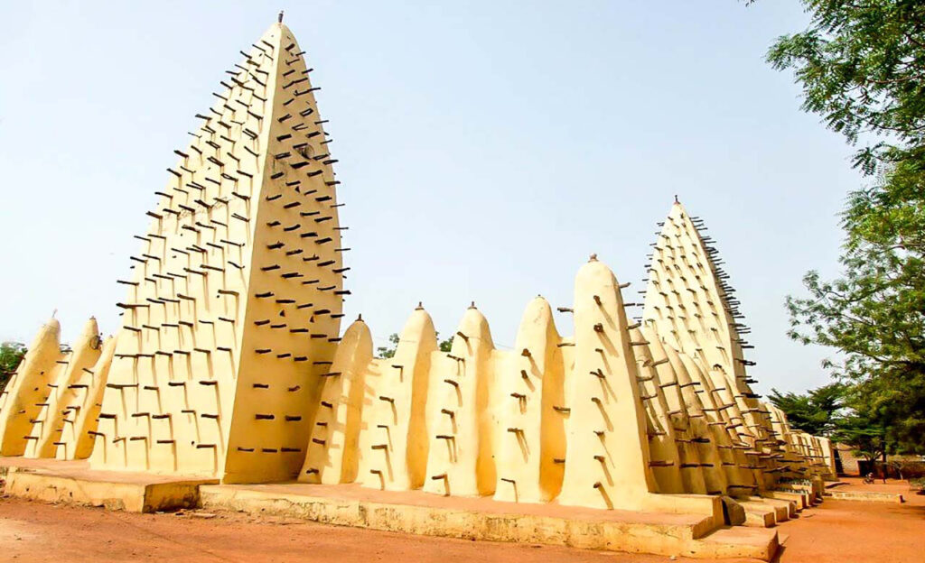 La vieille mosquée de Diolassoba 